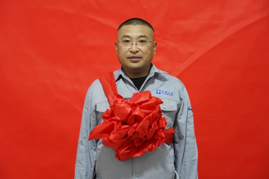 喜报 | 万赢娱乐工业裴如海、孙志刚荣获第七届“文登区优异职工”称呼-万赢娱乐要闻-万赢娱乐